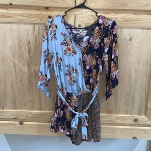 Umgee split neck floral toe front jumpsuit romper size M